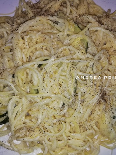 Una foto de Espagueti con crema y zucchini