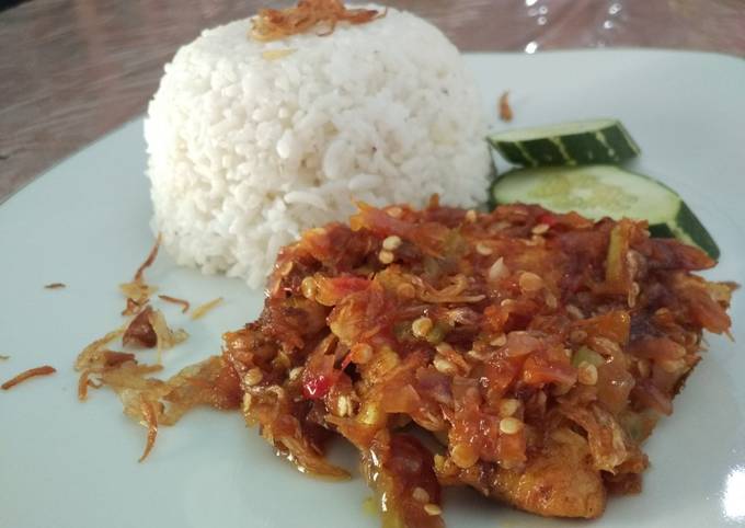 Ayam penyet Sambal Pecak