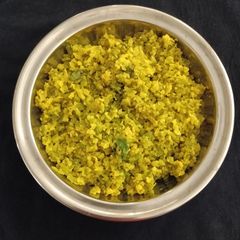 A picture of Cauliflower and pigeon peas sabji.