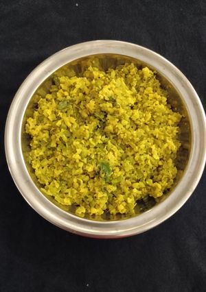 A picture of Cauliflower and pigeon peas sabji.