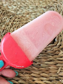 Una foto de Helado de leche y sandía
