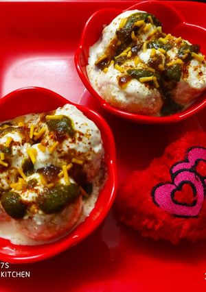 A picture of Dahi Vada Dahi Bhalla Chaat.