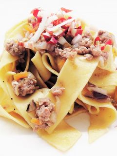 Foto di Pappardelle con radicchio tardivo e ragù d'anatra