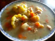 Una foto de sopa de yuca