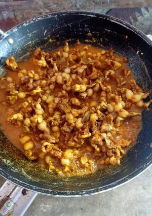 Hình của món Vũ Nữ Kho Sả Nghệ.