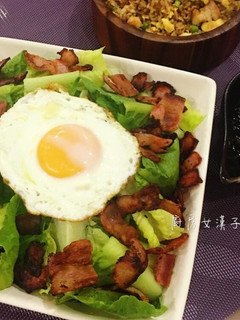 培根美生菜沙拉佐紅酒醋醬 的食譜成品照片