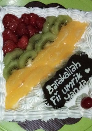 Foto resep Vanilla sponge cake (fruit cake decoration)