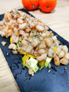 Una foto de Tartar de gamba🥑🦐