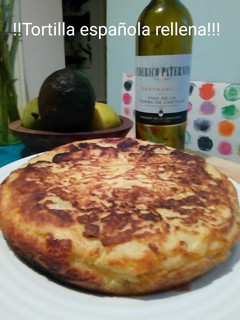 Una foto de Tortilla española rellena de queso azul