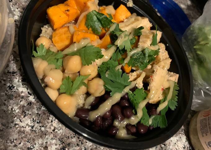 Recipe: Delicious Mexican Quinoa Bowl