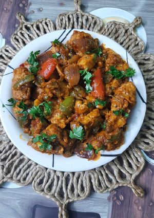 চিলি চিকেন(chilly chicken recipe in Bengali) রেসিপির প্রধান ছবি