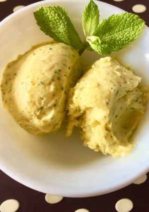 A picture of Mango mint Sorbet.