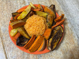 Arroz amarillo con verduras asadas