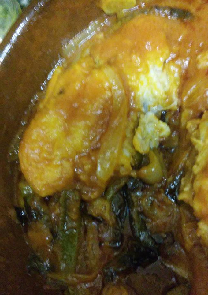 Una foto de Abadejo con salsa de tomate