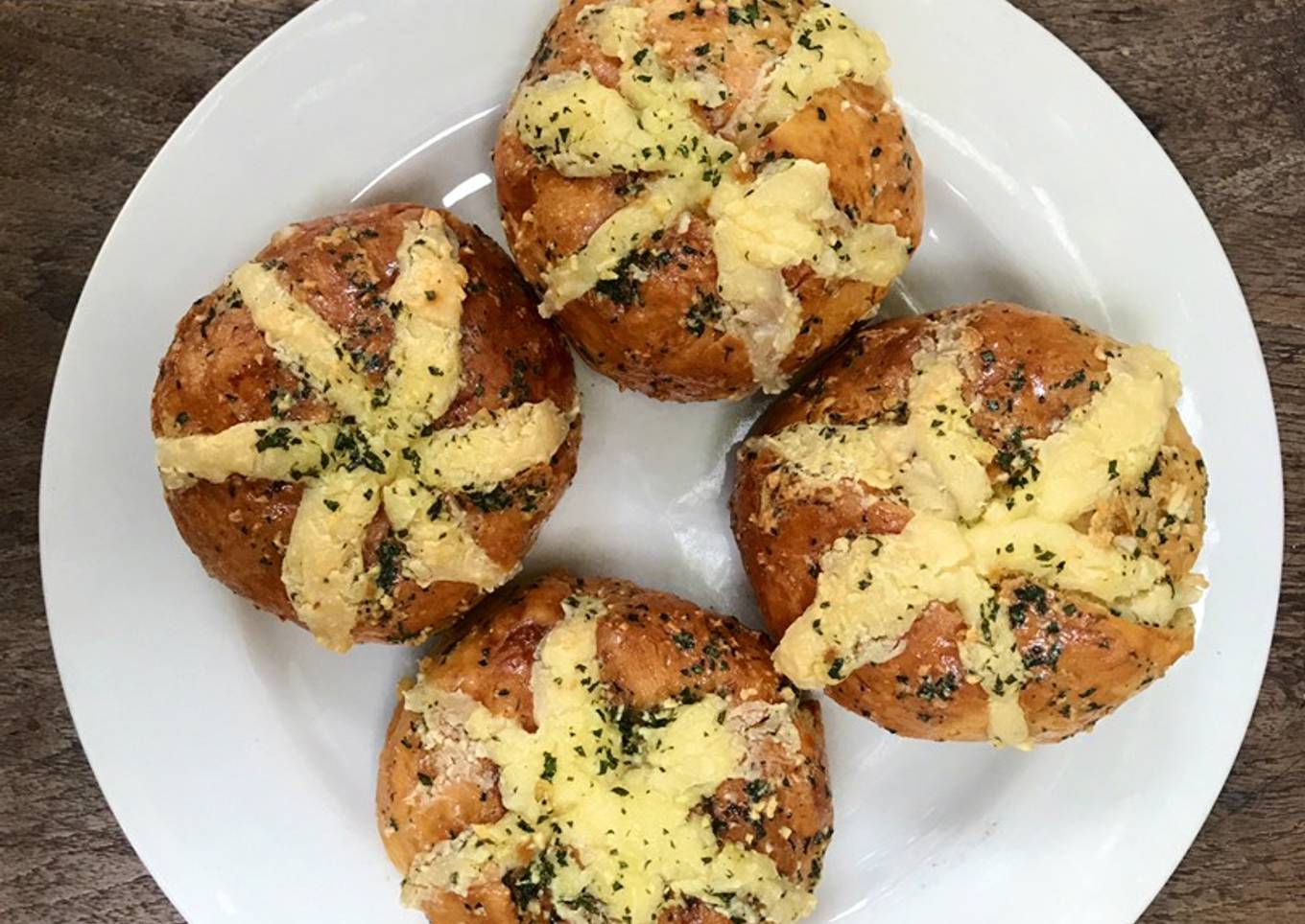 Korean Garlic Cheese Bread