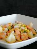 Ensalada de langostinos con vinagreta de lima y hierbabuena