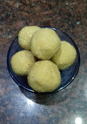 तिल के लड्डू (Til ke laddu recipe in hindi) रेसिपी मुख्य फोटो