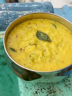 பாசிப்பருப்பு பீர்க்கங்காய் கூட்டு (Paasiparuppu peerkankaai koottu recipe in tamil) செய்முறை முக்கிய புகைப்படம்