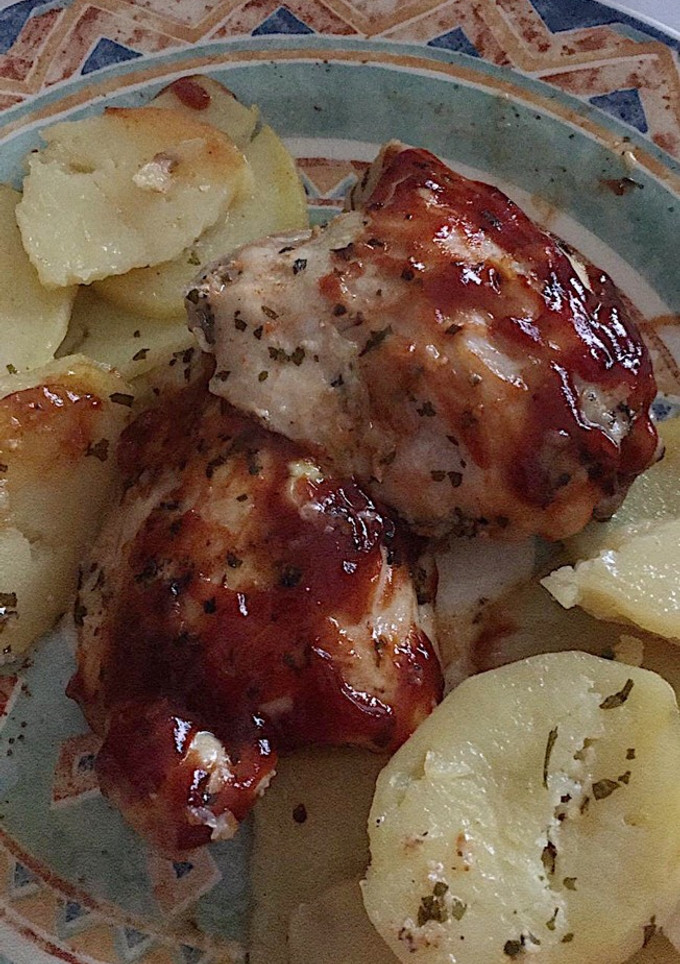 Una foto de Pollo al horno con barbacoa 🤩