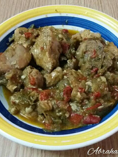 Una foto de Pollo en salsa