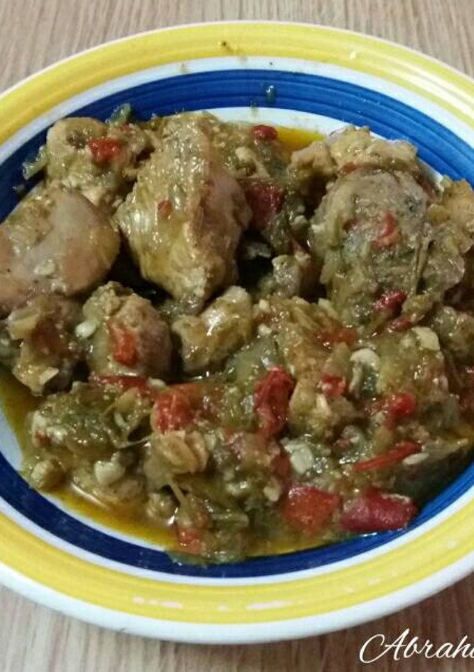 Una foto de Pollo en salsa