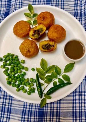 A picture of Masala Bati.