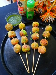 लेफ्टओवर राइस चीजी बाइट्स (Rice Cheese Bites Recipe In Hindi) रेसिपी मुख्य फोटो