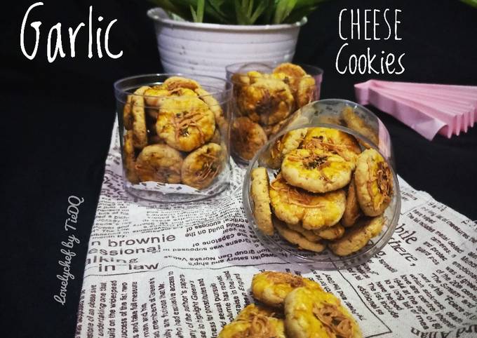 Garlic Cheese Cookies