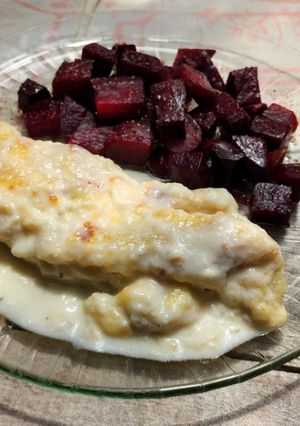 Una foto de 🐠🐟Merluza en salsa bechamel de queso gratinada 🐟🐠 sin tacc