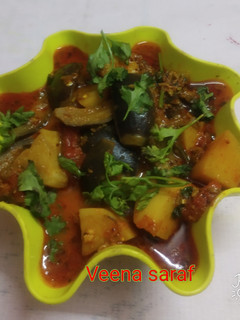 आलू बैंगन की रसीली सब्जी (Aloo baingan ki rassele sabzi recipe in Hindi) रेसिपी मुख्य फोटो