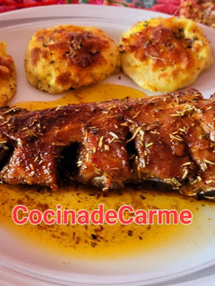 Una foto de Asado de churrasco de cerdo especiado con chimichurri