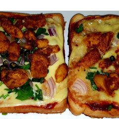 A picture of Chicken Bread pizza.