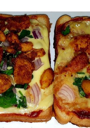 A picture of Chicken Bread pizza.