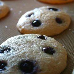 A picture of Cream cookies.