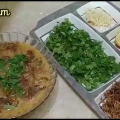 A picture of Mazedar beef haleem.