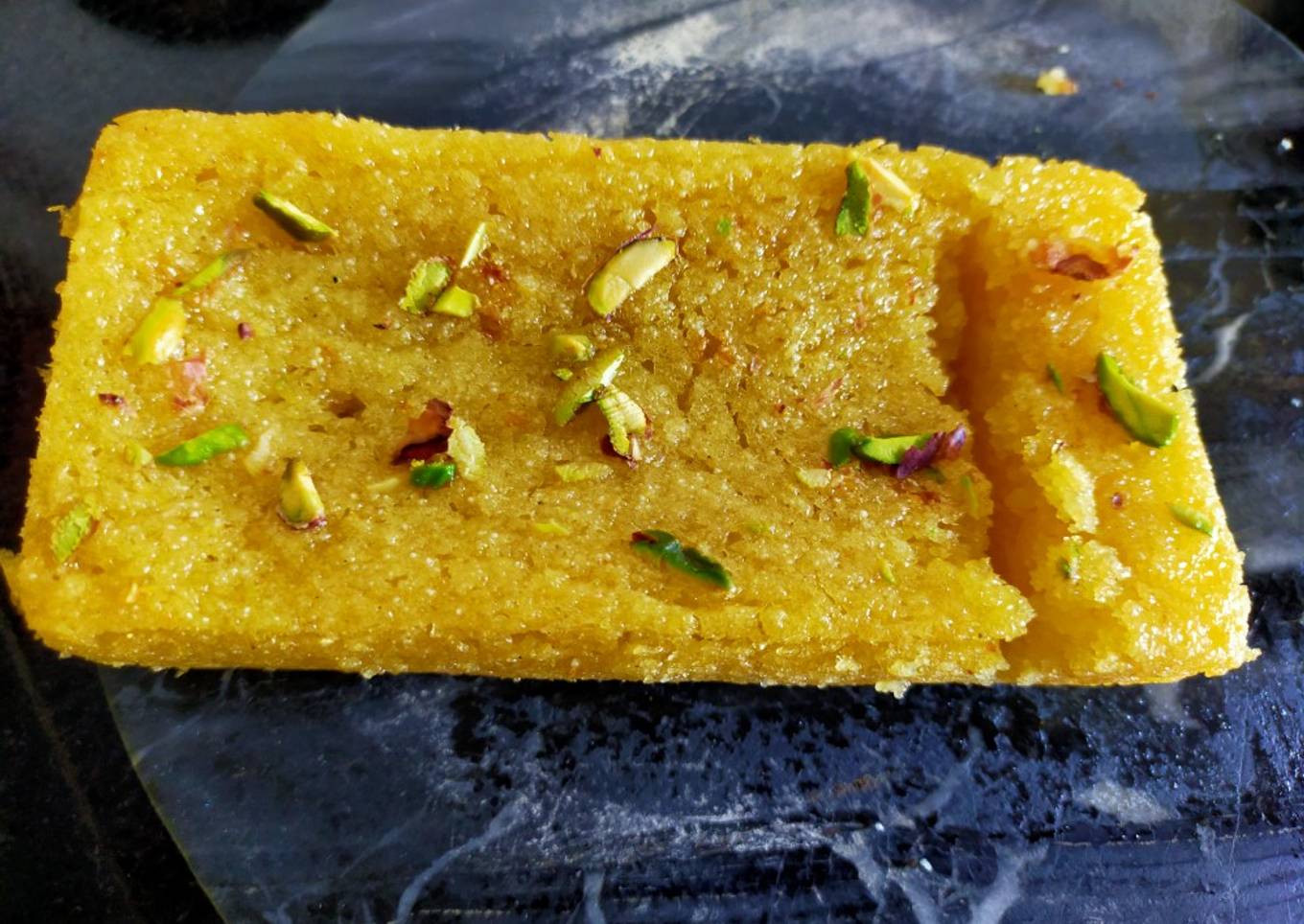 Mango Sooji Cake
