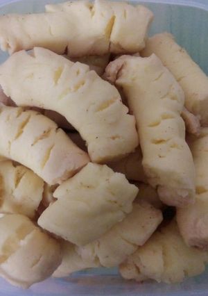 Foto resep Semprit susu 4 bahan aja