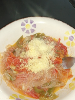 Una foto de Fideos con Salsa de Tomates