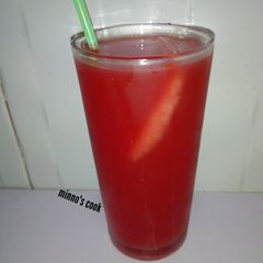 A picture of Waternelon juice.
