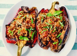 Foto di Peperoni arrosto ripieni di farro, mozzarella e basilico