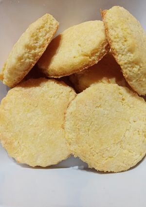 Una foto de * Galletitas de polenta *