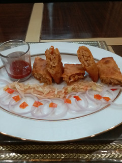 A picture of Spring rolls.