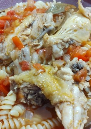 Una foto de PAL fresquito 🤭 fideos con salsa de pollo