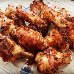 A picture of Crispy Garlic Pepper Air Fried Chicken Wings.
