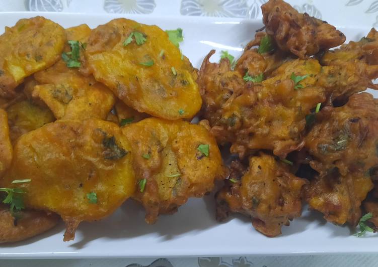 Recipe of Homemade Piyaz,Aalu,tamater mix pakora and Aalu chips paora