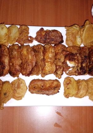 A picture of Potatoes & cottage cheese 'pakoras' 🧀🌶️🥔.