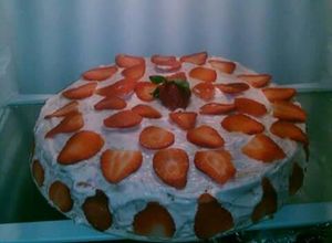 Una foto de Pastel de fresa con crema de coco