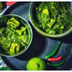 A picture of Palak paneer.