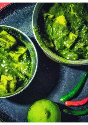 A picture of Palak paneer.