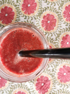 Una foto de Smoothie de betabel, mandarina y jengibre